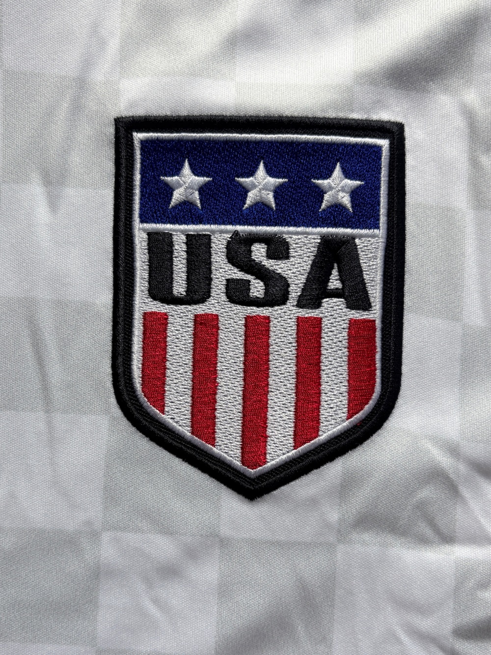 Umbro White USA Soccer Shirt with Red & Blue Accents Medium - Picture 3 of 8